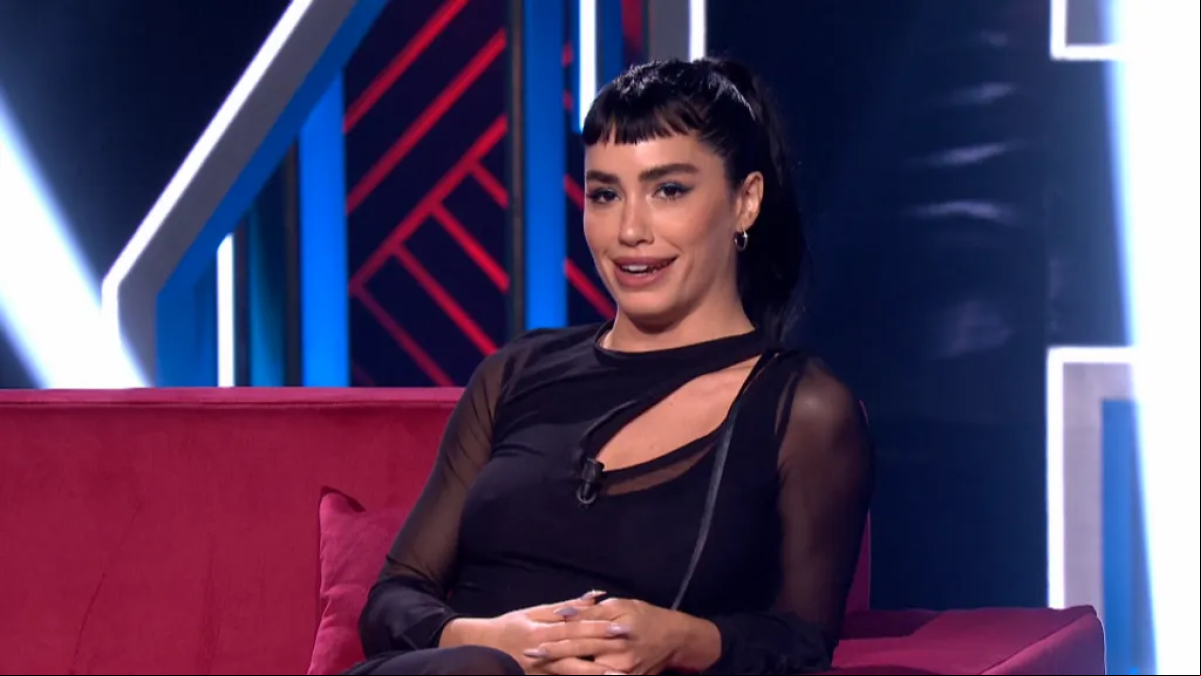 Esta es la extraña manía de Lali Espósito a la hora de fregar los platos