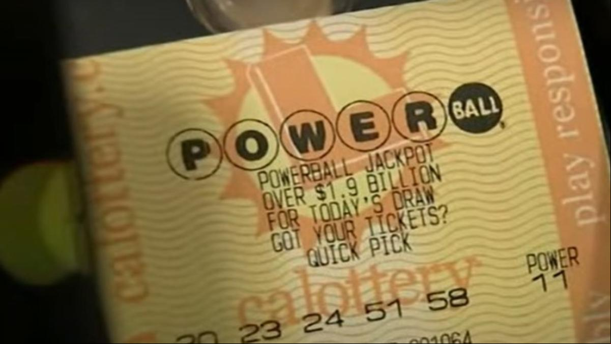 Una mujer gana la lotería y decide ocultárselo a su familia para “protegerlos”