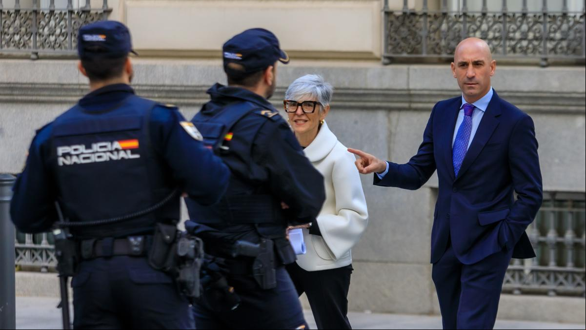 Rubiales llama a declarar a sus dos hijas en el juicio por el beso a Jenni Hermoso
