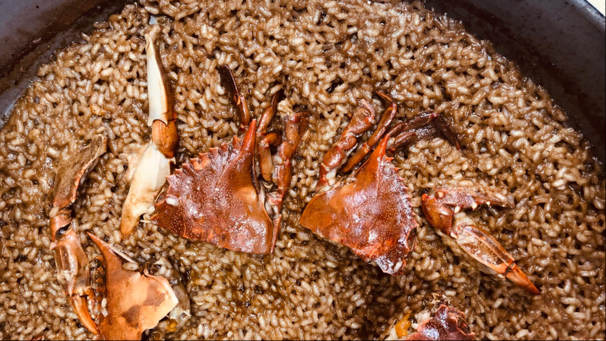 El cangrejo azul en el Delta de lEbre: cómo controlar una plaga comiéndosela