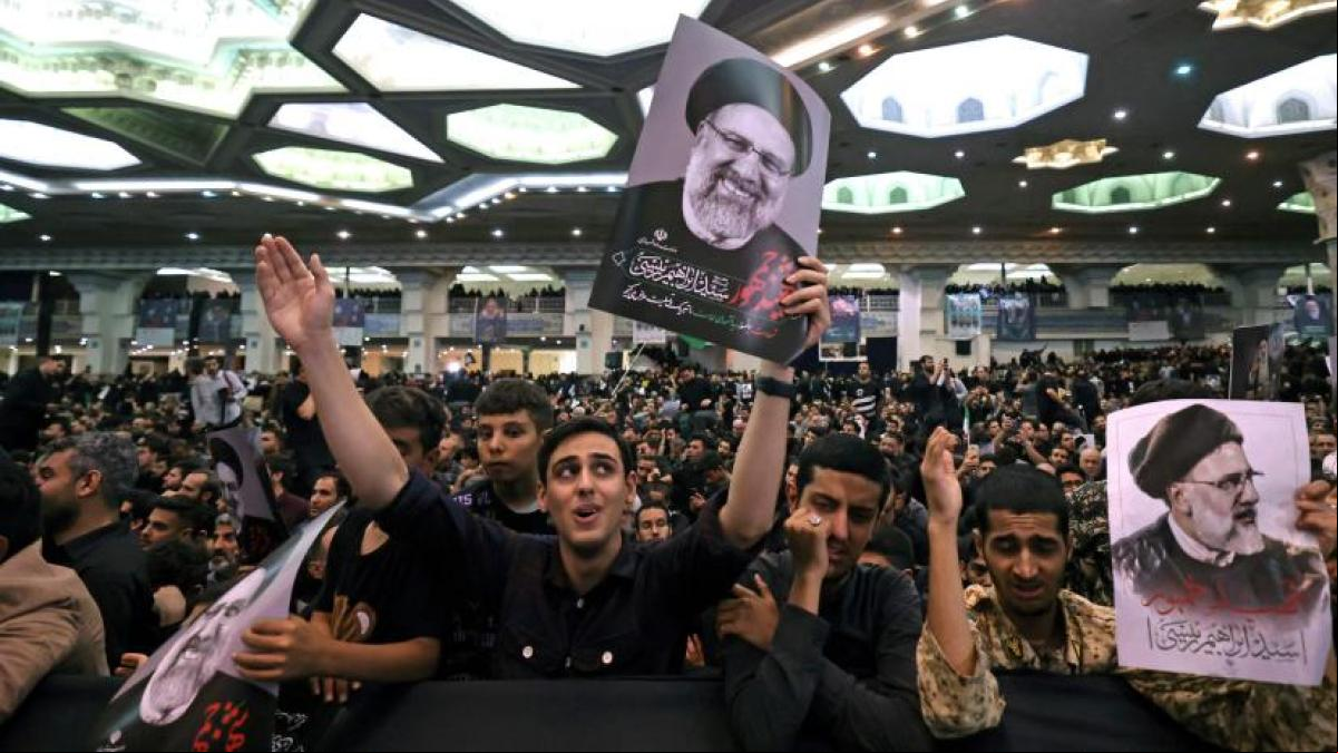 Funeral multitudinario en Teherán del presidente Ibrahim Raisi
