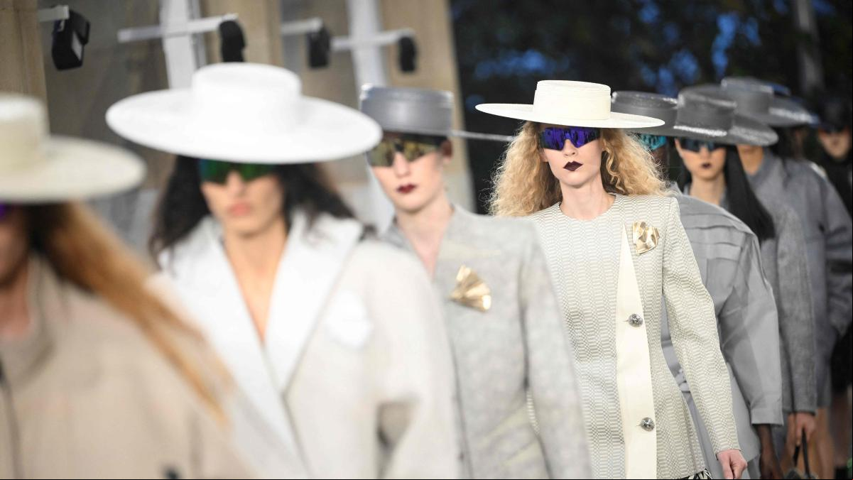 Louis Vuitton reinventa Gaudí con un desfile en el Park Guell