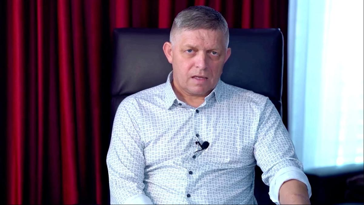 El primer ministro, Robert Fico, reaparece tras el atentado y acusa a la oposición de haberlo inspirado