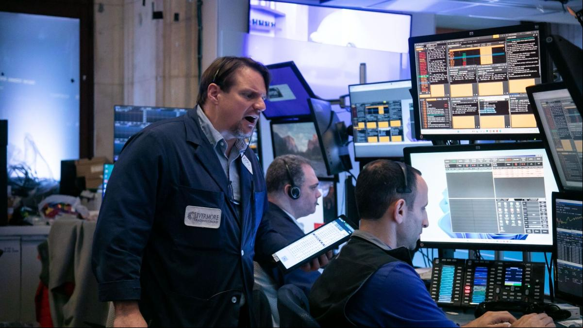 La inflación se enfría en EE.UU. al caer al 3,3% anual, aunque es insuficiente para la Fed