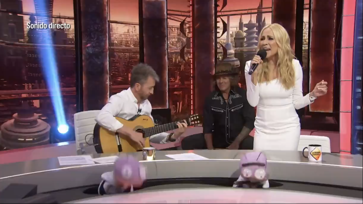 Marta Sánchez se pasa a la música rock junto a Pablo Motos en El Hormiguero