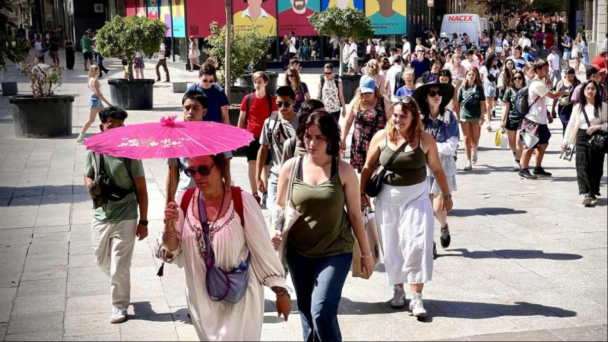 Las altas temperaturas mantienen este sábado en aviso amarillo o naranja a la mitad del país