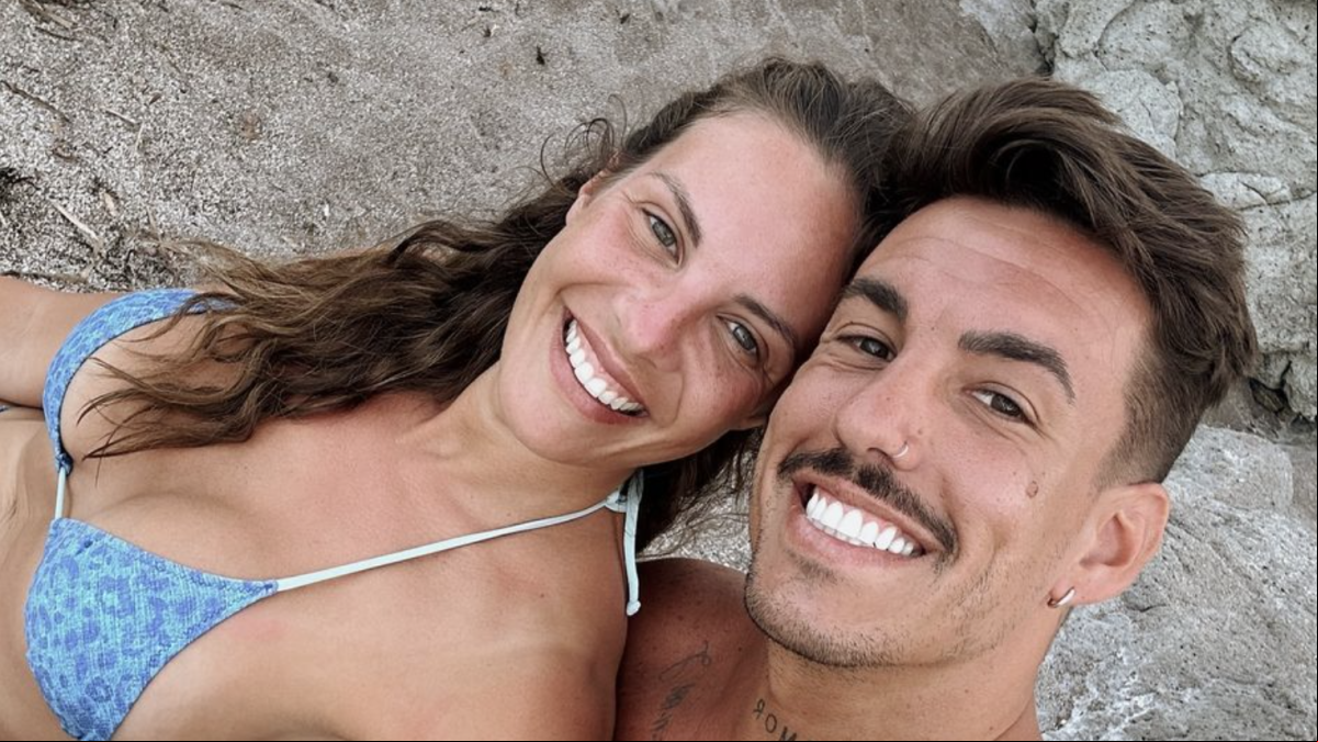 La tradición de Jessica Bueno y Luitingo que destroza las playas de Almería
