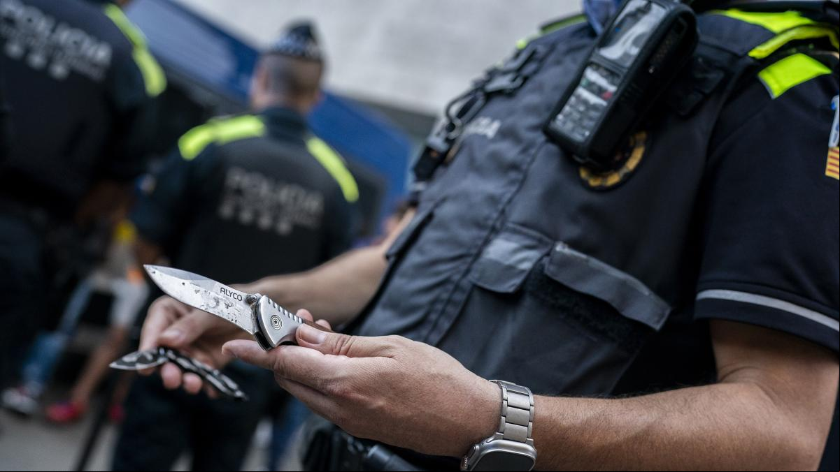 Barcelona actúa de forma preventiva en 82 puntos sensibles de la ciudad para controlar las armas blancas