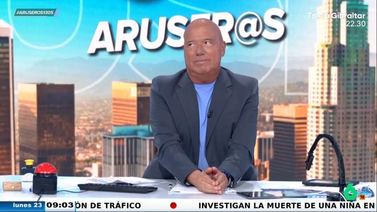 Alfonso Arús alucina con que las elecciones en Estados Unidos dependan de Bad Bunny: “No debe saber ni que hay que ir a votar”