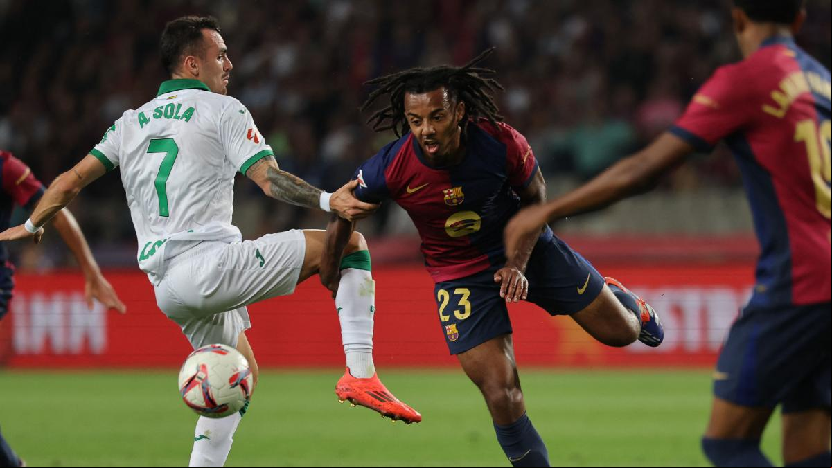 Koundé descansa en Vitoria