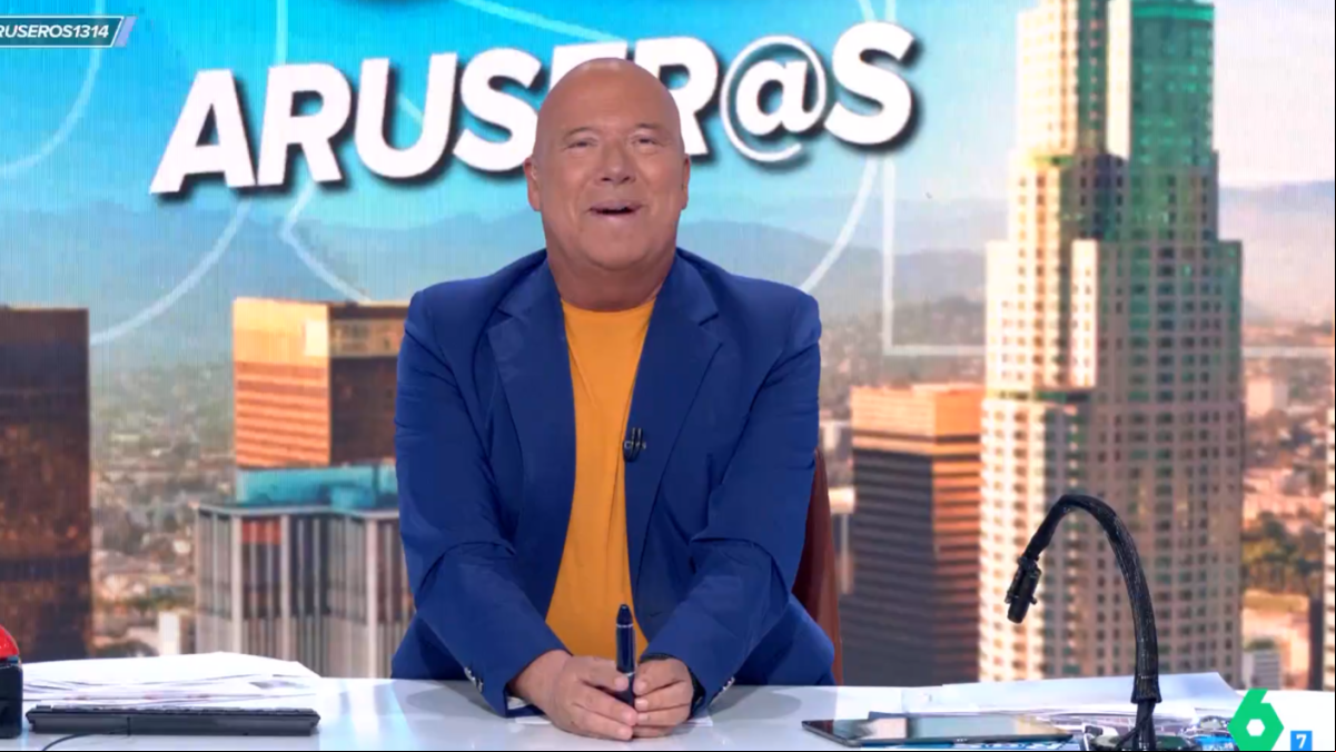 Alfonso Arús alucina con la actuación musical de Leticia Sabater en un centro de mayores: Ha arrasado