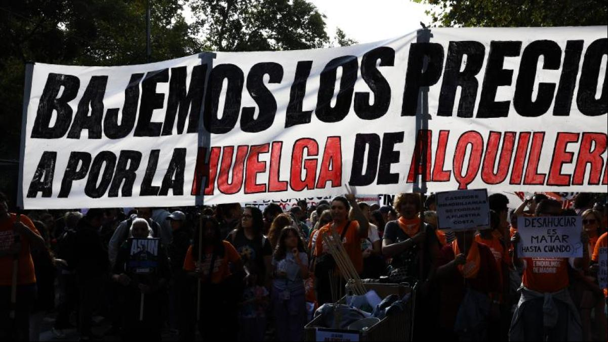 Jóvenes y mujeres lideran una multitudinaria manifestación en Madrid por una vivienda digna