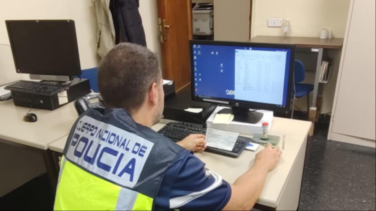 Desarticulada una banda dedicada a falsificar y cobrar cheques