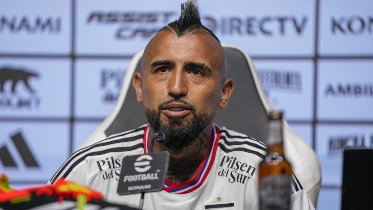 Arturo Vidal y otros jugadores del Colo Colo, acusados de agresión sexual Arturo Vidal y otros jugadores del Colo Colo, acusados de agresión sexual