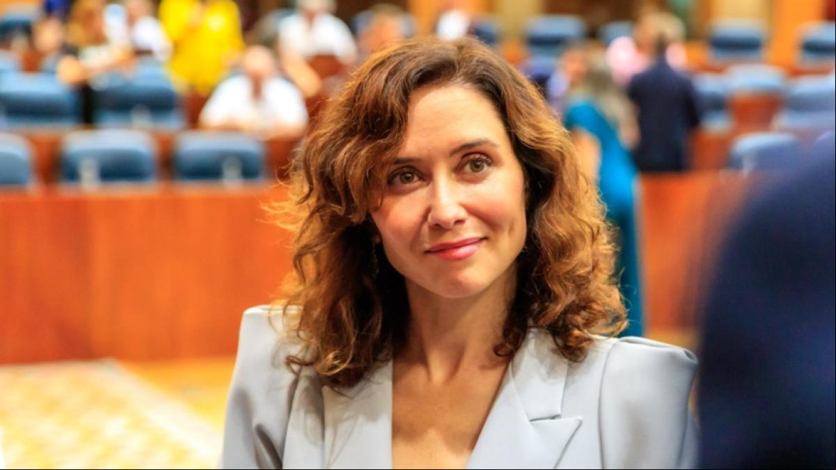 Ayuso carga contra Más Madrid: “¿Llegaban solas y borrachas a casa cuando salían con Errejón de noche?”