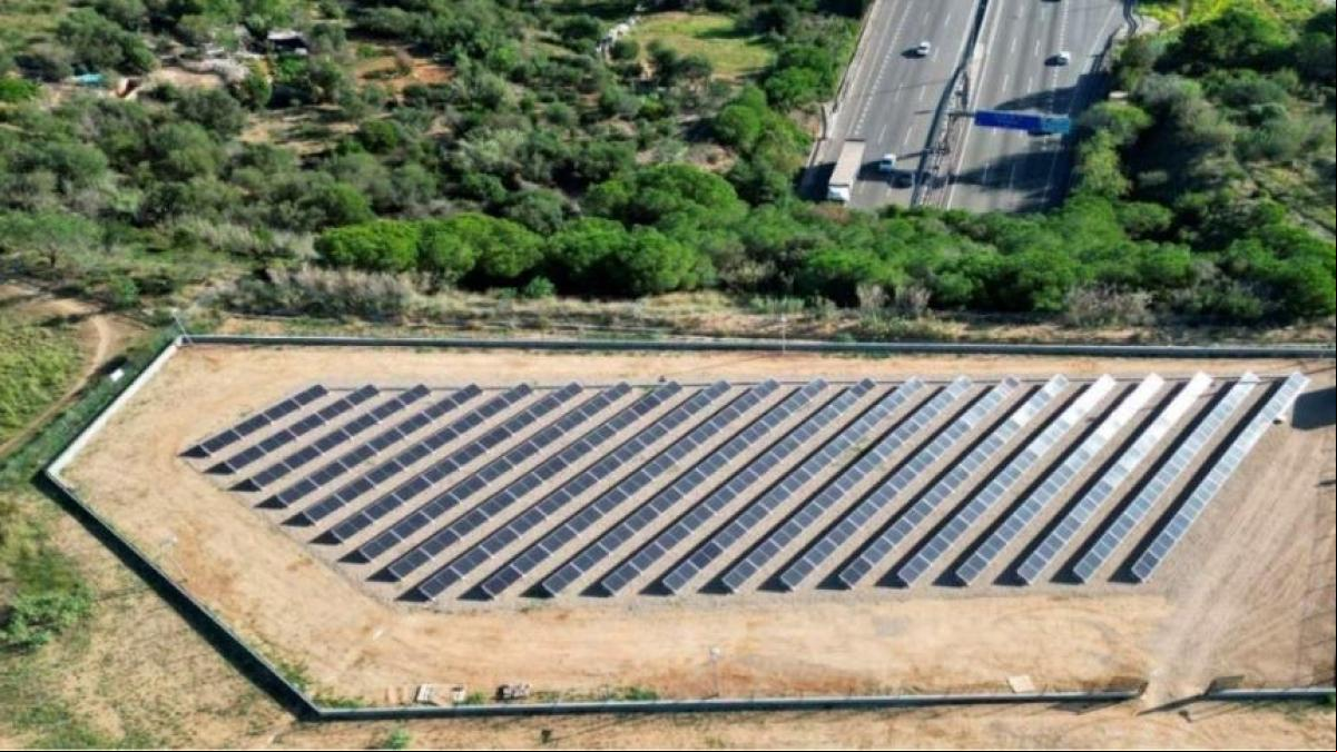 Licitan las obras para un gran parque solar en el antiguo peaje de la C-32 en Arenys de Mar