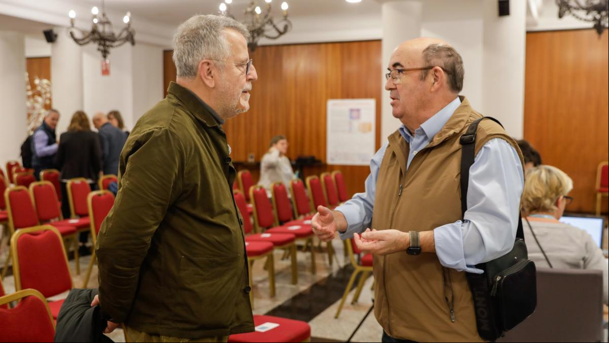 Dos periodistas que no se esconden del parkinson