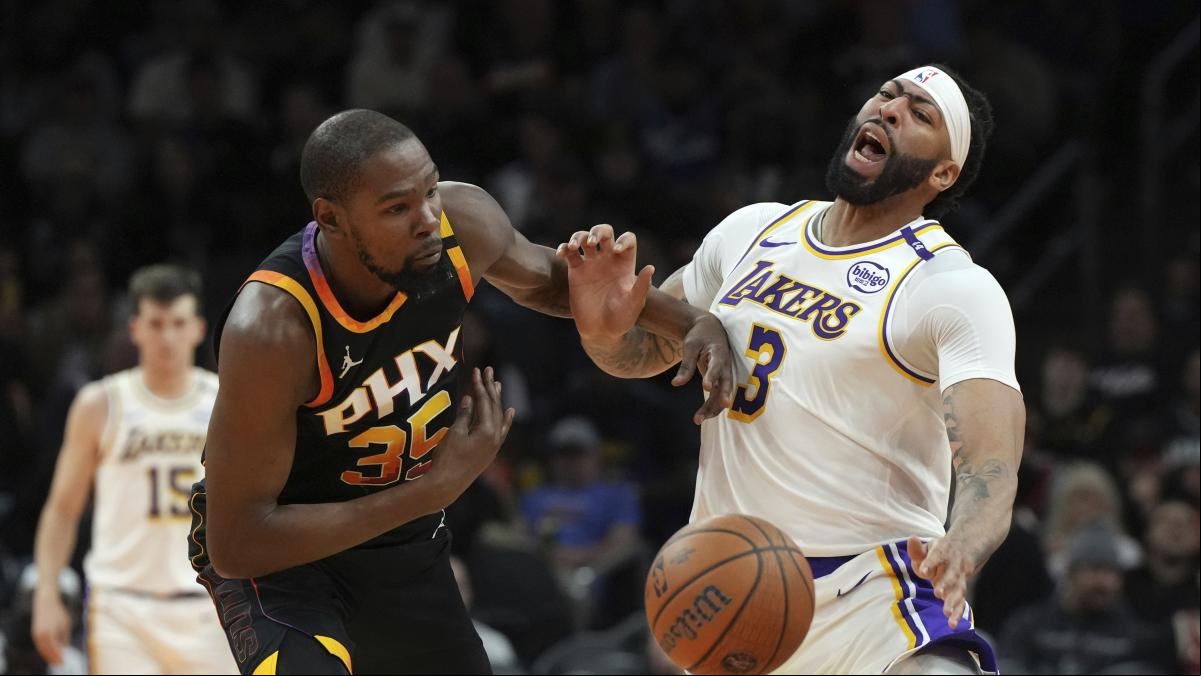 Los Lakers se complican su futuro en la NBA Cup tras ser vapuleados por los Suns de Durant
