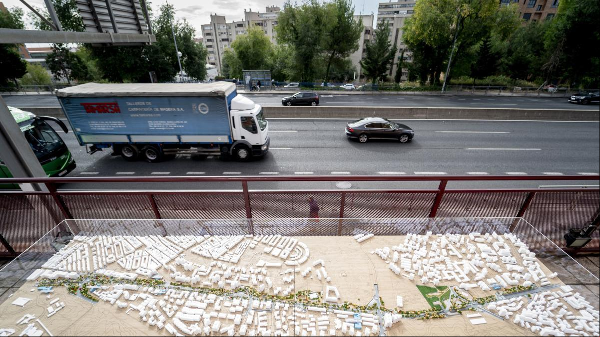 Las obras para soterrar la A-5 provocan un apagón que afecta a 4.600 abonados en Batán