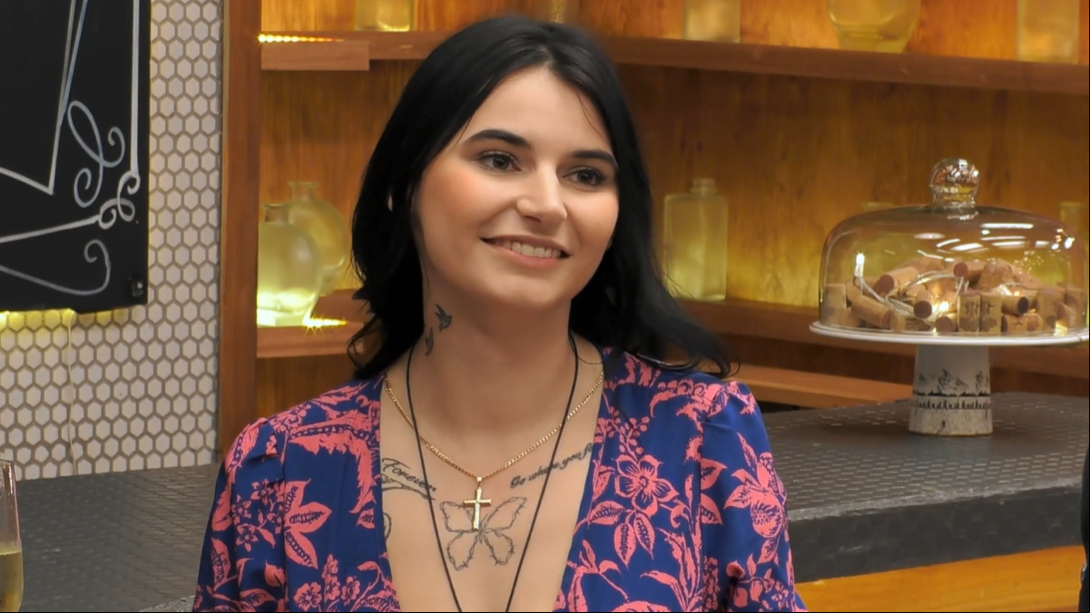 Una soltera presume de sus infinitas conquistas y deja al equipo de First Dates en shock: ¿Coleccionabas países?