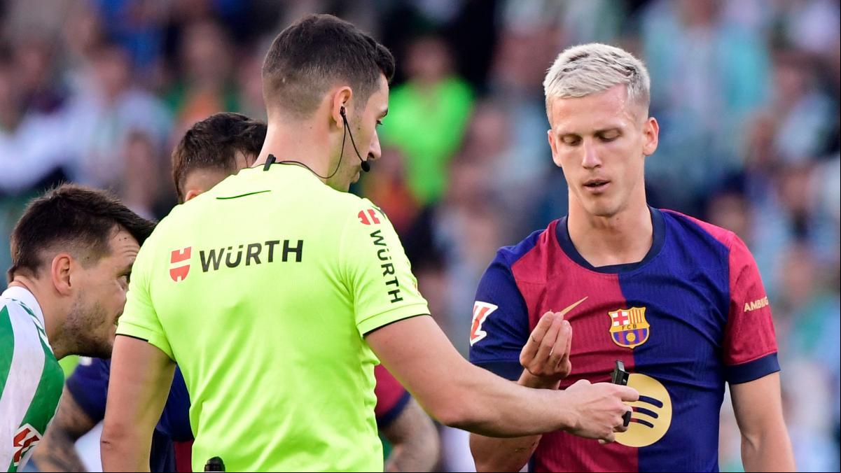 Dani Olmo pierde un trozo de diente tras una acción con Bartra