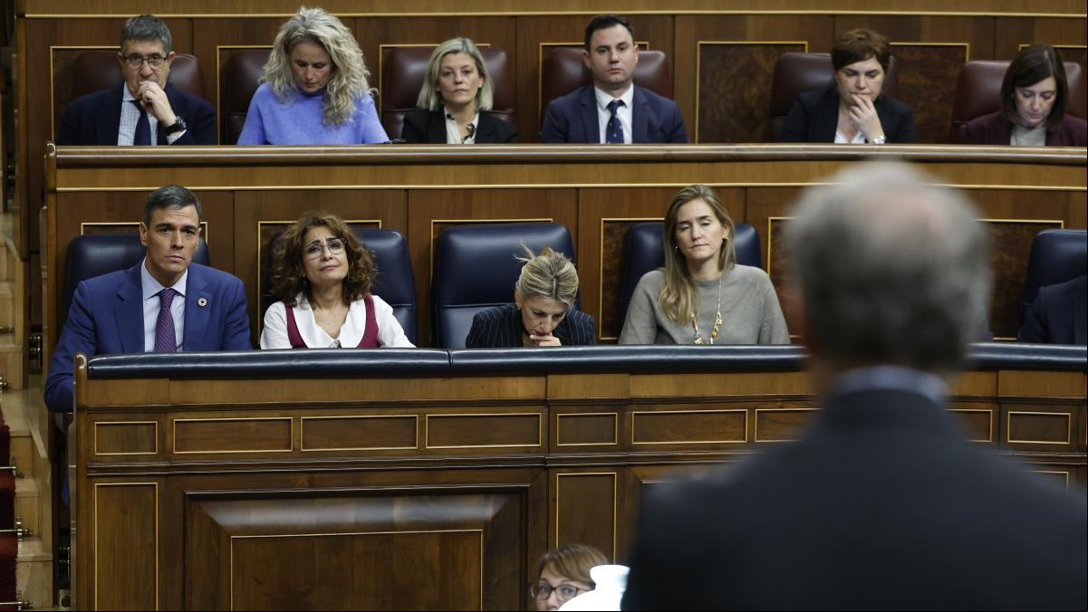 El PSOE resiste la embestida del caso Koldo y sigue inasequible a un PP estancado, según el CIS