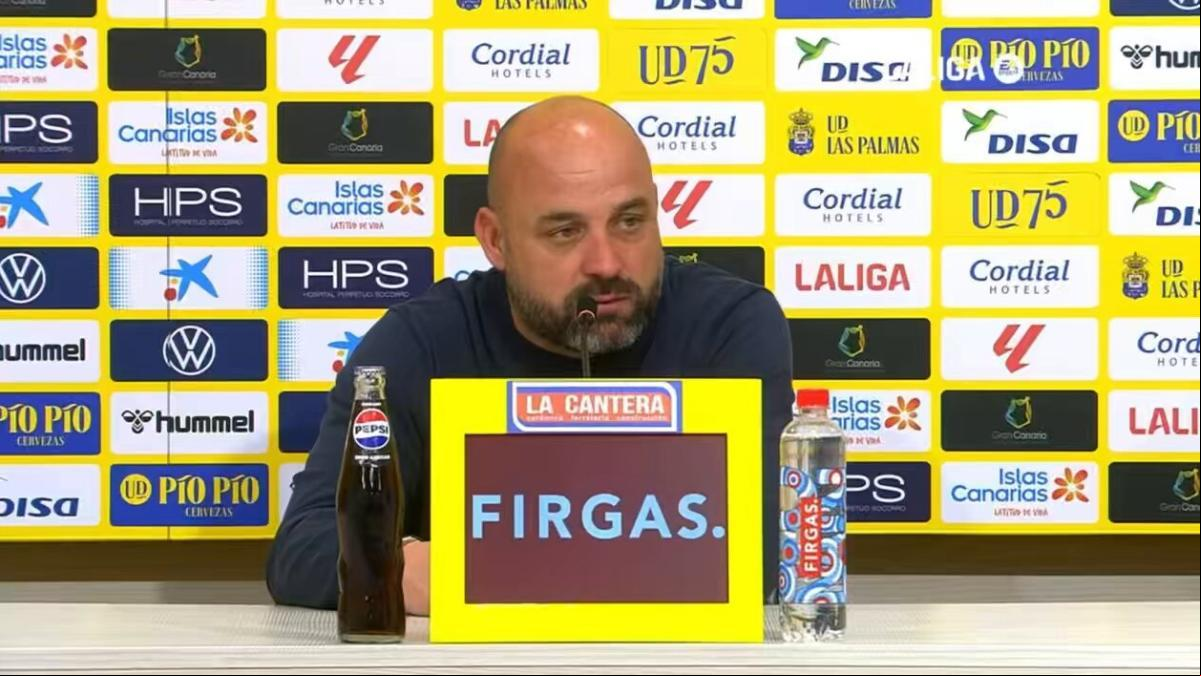 Indignación con la catalanofobia de un periodista durante la rueda de prensa de Manolo González, entrenador del Espanyol: “Gracias a Dios”