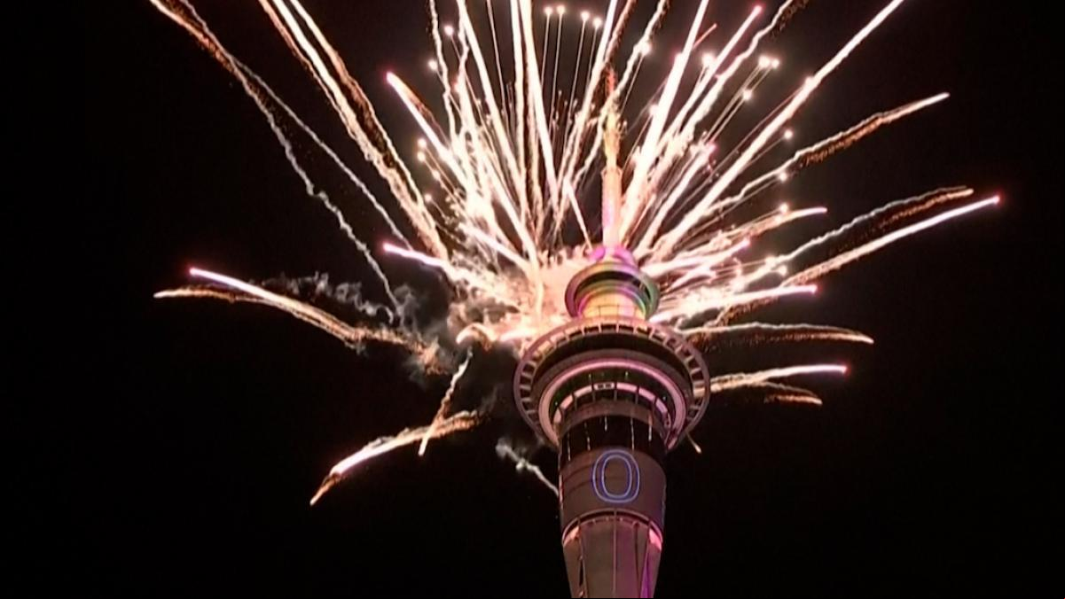 La celebración del primer país en entrar al 2025