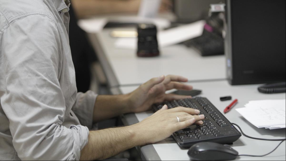 Un trabajador pide un día de asuntos propios, la empresa lo rechaza, lo disfruta igualmente y la justicia considera su despido procedente