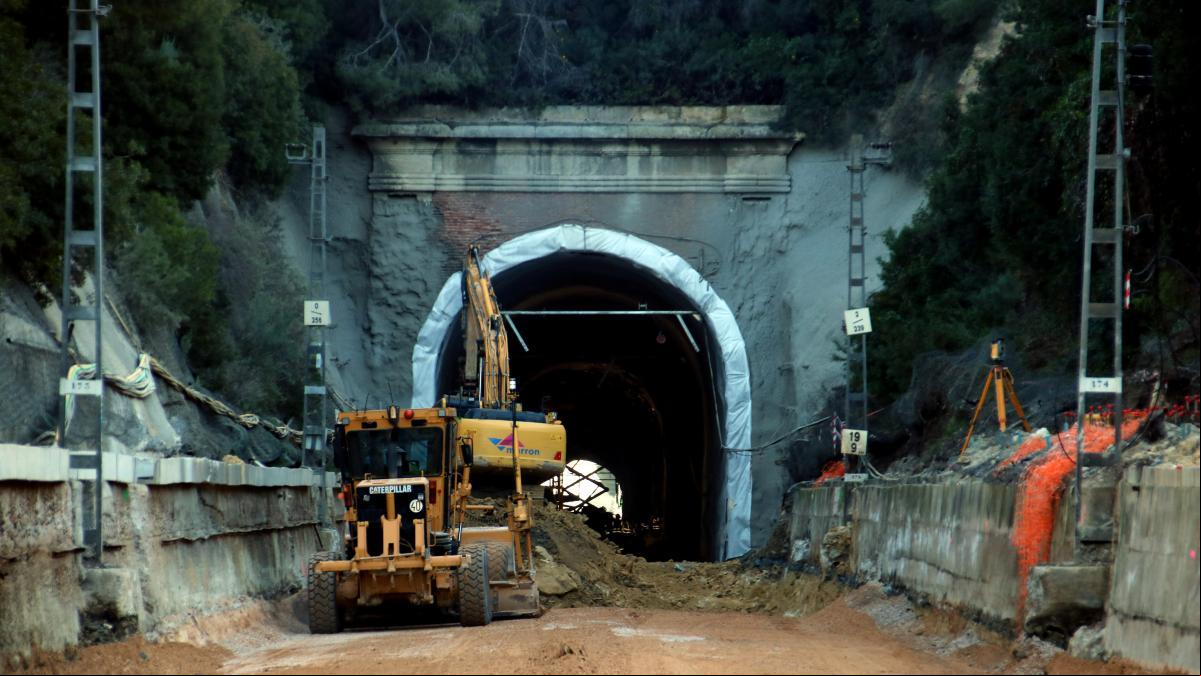 La obra del túnel ferroviario de Roda de Berà se ha ejecutado en un 70% y finalizará en el plazo previsto