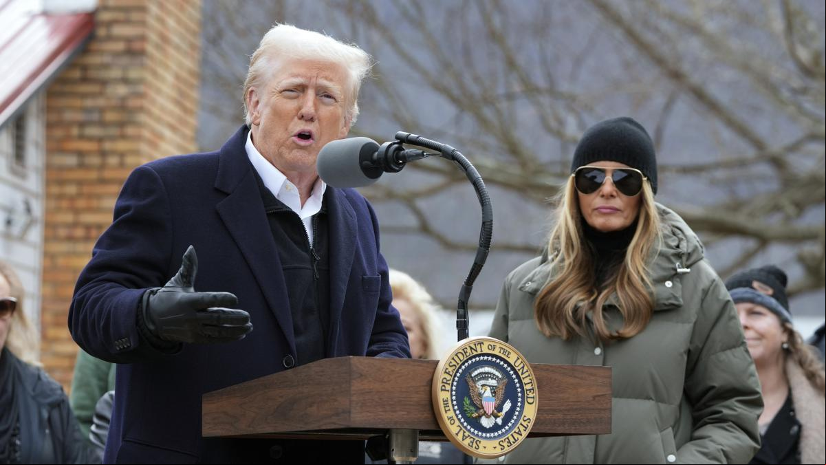 Trump llega a California con la amenaza de eliminar la agencia de emergencias