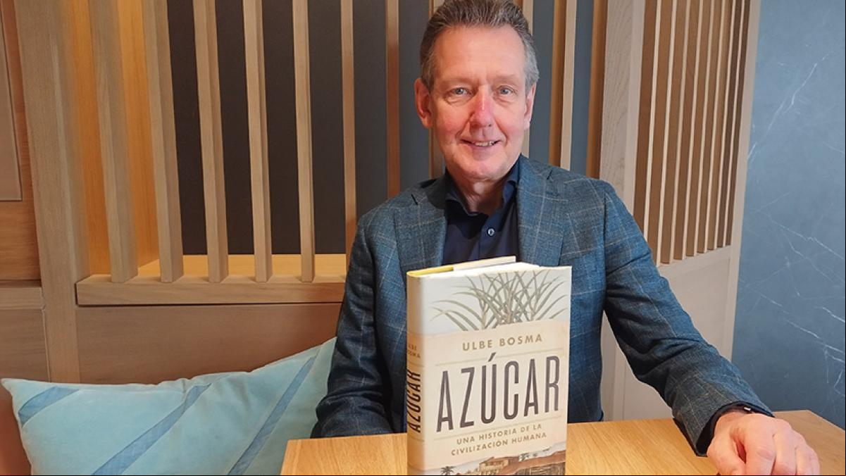 Ulbe Bosma: “La industria azucarera y las empresas tecnológicas se parecen en que impulsan prácticas monopolísticas e impiden ser reguladas”