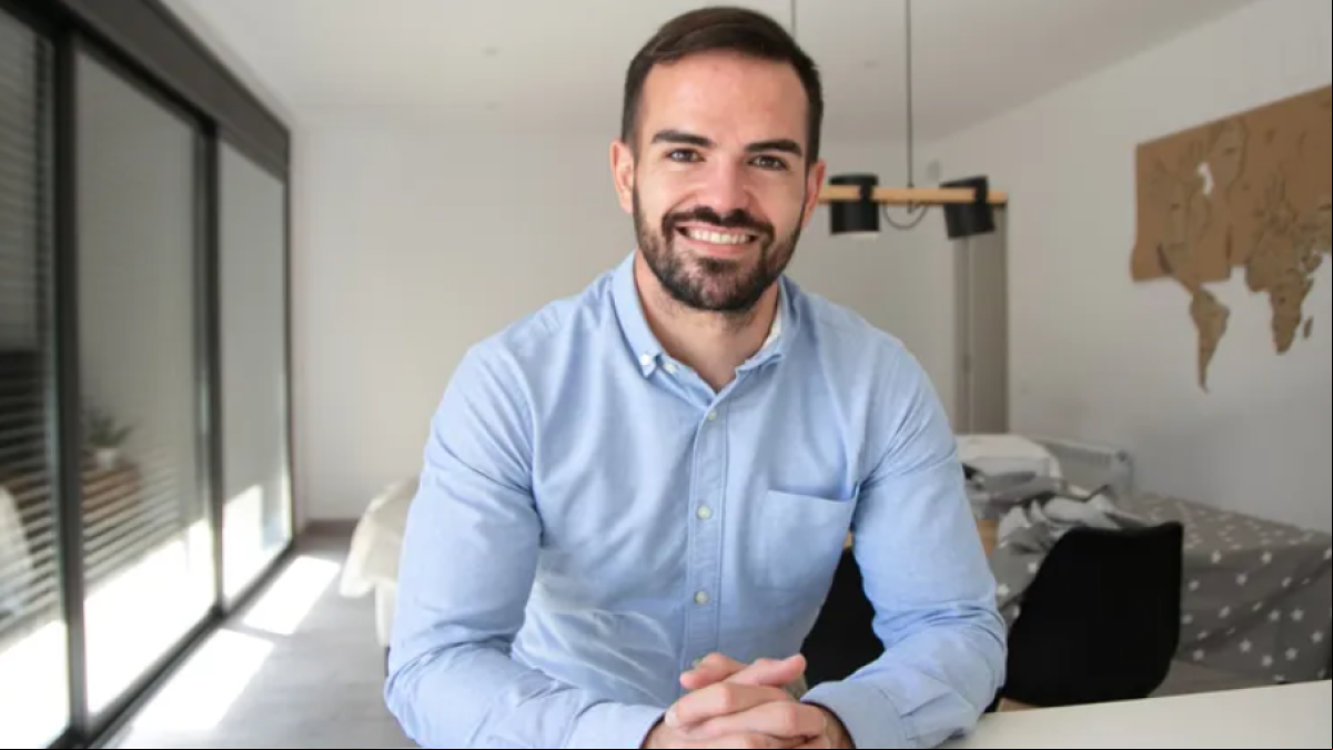 Alex Yáñez, nutricionista: “Si deixes de consumir lactosa durant 1 any, el teu cos deixarà de produir lactasa en quantitat suficient, per la qual cosa, en tornar a prendren, et pot caure pitjor que abans”