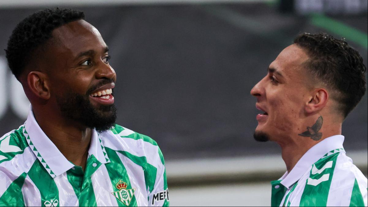 Antony dos Santos acerca al Betis a los octavos de la Conference League
