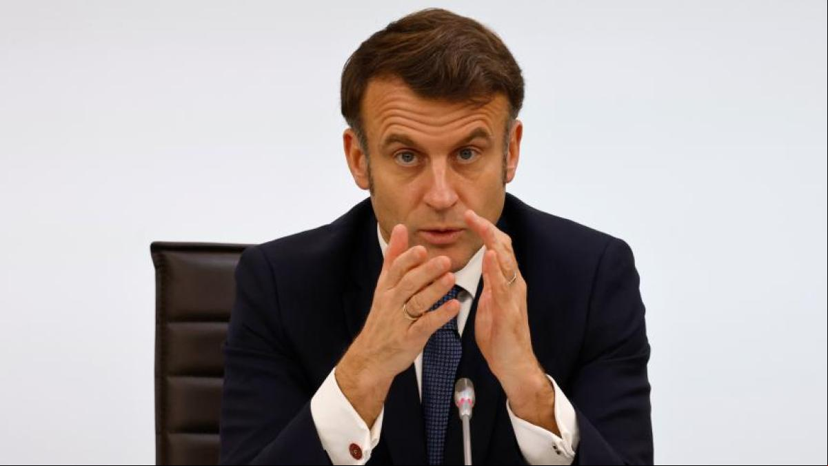 Macron convoca de urgencia a las grandes potencias europeas para responder a Trump