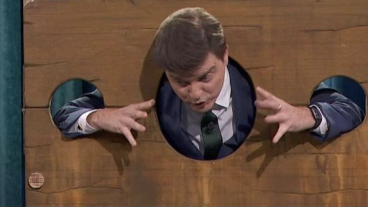 Marc Giró pierde la cabeza en la guillotina de Late Xou tras criticar al Gobierno de Pedro Sánchez: “¿En serio pasa esto en España?”