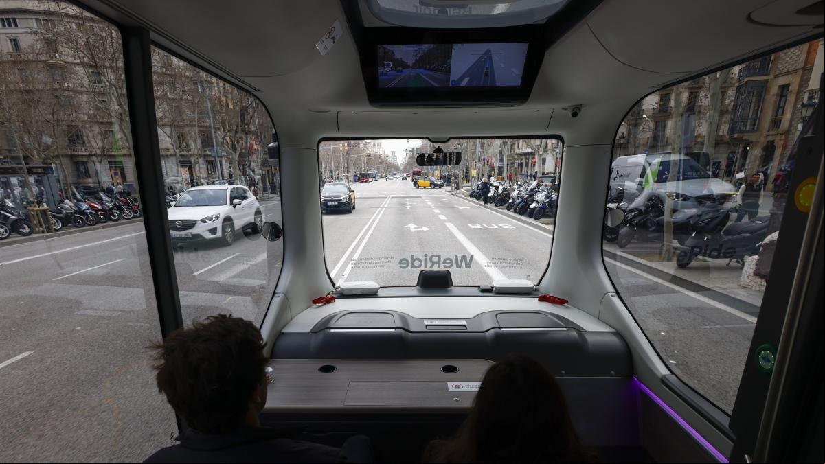 El minibús autónomo ya circula por Barcelona en pruebas sin conductor