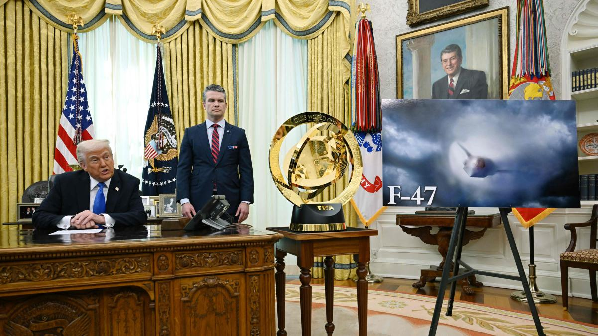 Trump anuncia un nuevo avión de combate de sexta generación para competir con China