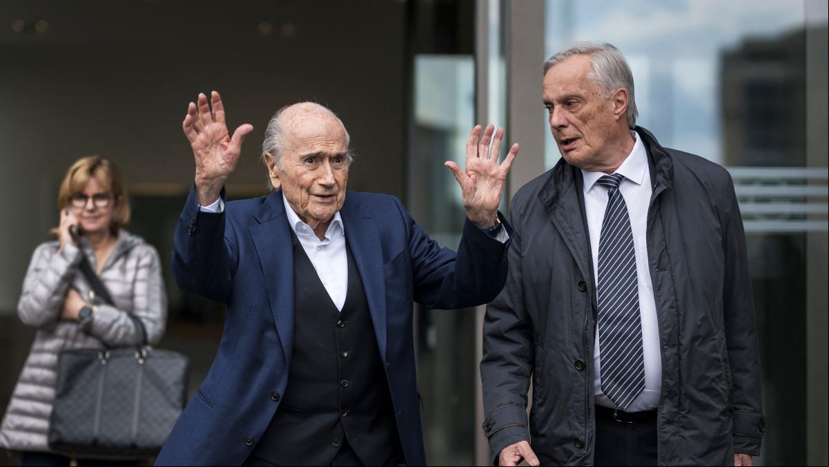 Joseph Blatter y Michel Platini son absueltos de un caso de corrupción Joseph Blatter y Michel Platini son absueltos de un caso de corrupción