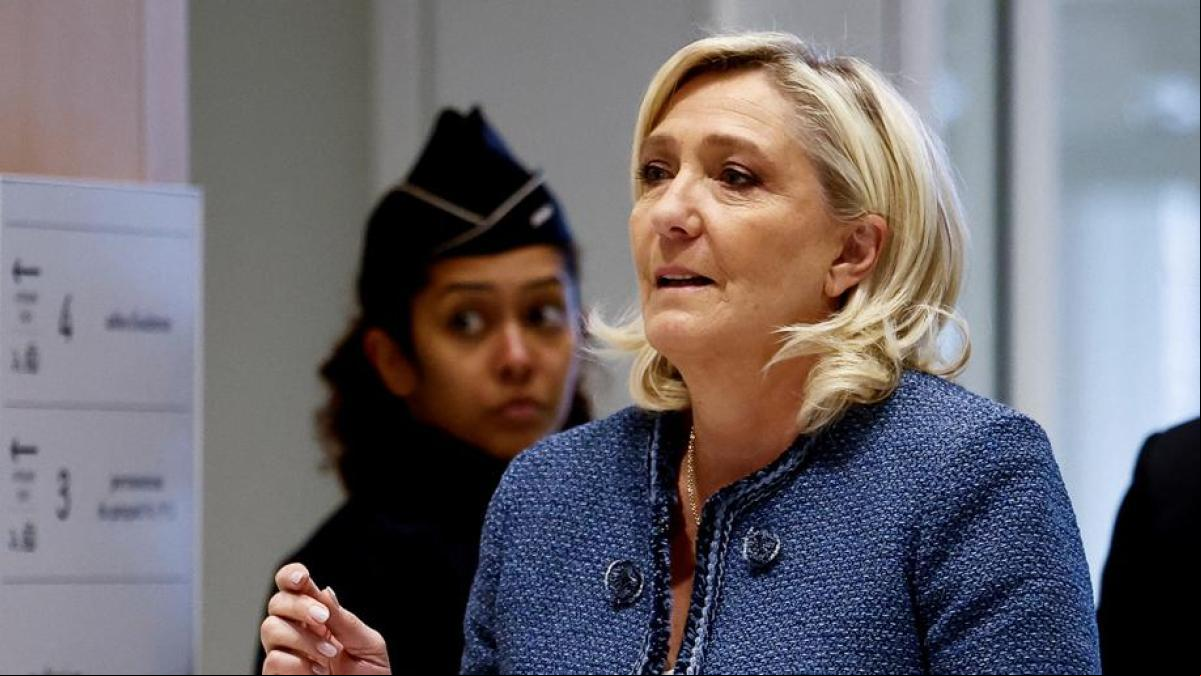 Els jutges condemnen Le Pen per malversació de fons públics
