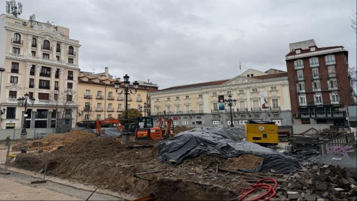 Más Madrid pide ayuda al Defensor del Pueblo para saber la cifra de árboles talados en la plaza