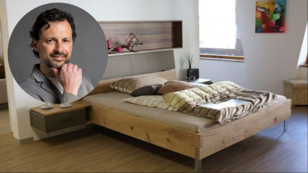Kike Clavería, arquitecto español especialista en Feng Shui, explica dónde no hay que situar jamás la cama en el dormitorio