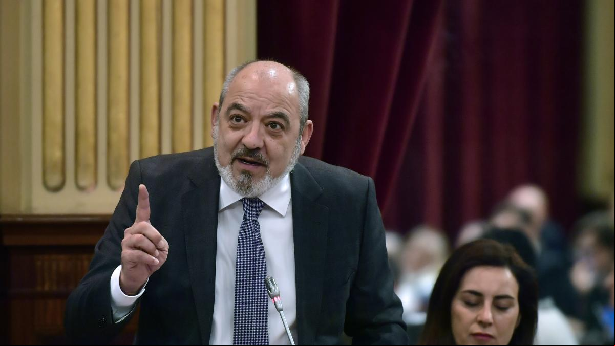 Le Senne ordena retirar del diario de sesiones la apología franquista del diputado balear de Vox