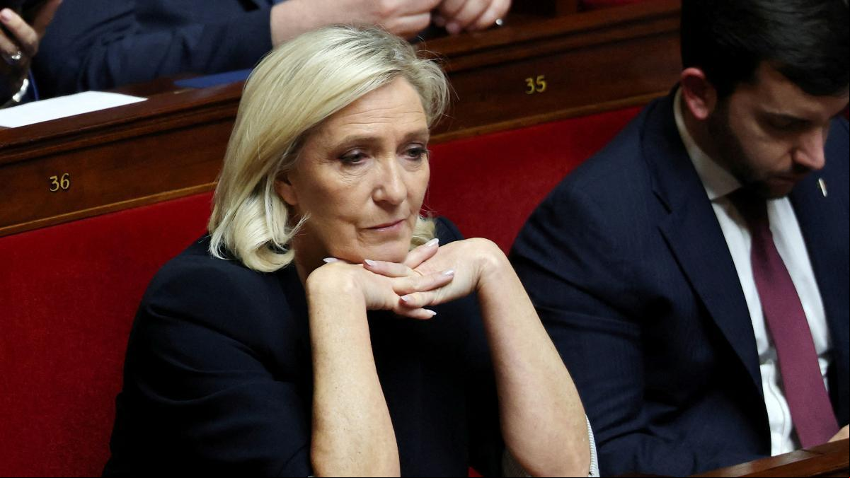 ­­Trump se solidaritza amb Le Pen i diu que és víctima d’una caça de bruixes