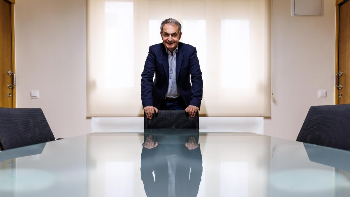 Zapatero: “Hay que ir al reconocimiento de la identidad nacional de Catalunya”