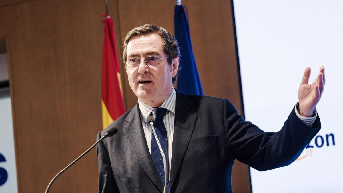 La CEOE recurre a la Audiencia Nacional para evitar tener que ceder una plaza a Pimec en la comisión de convenios
