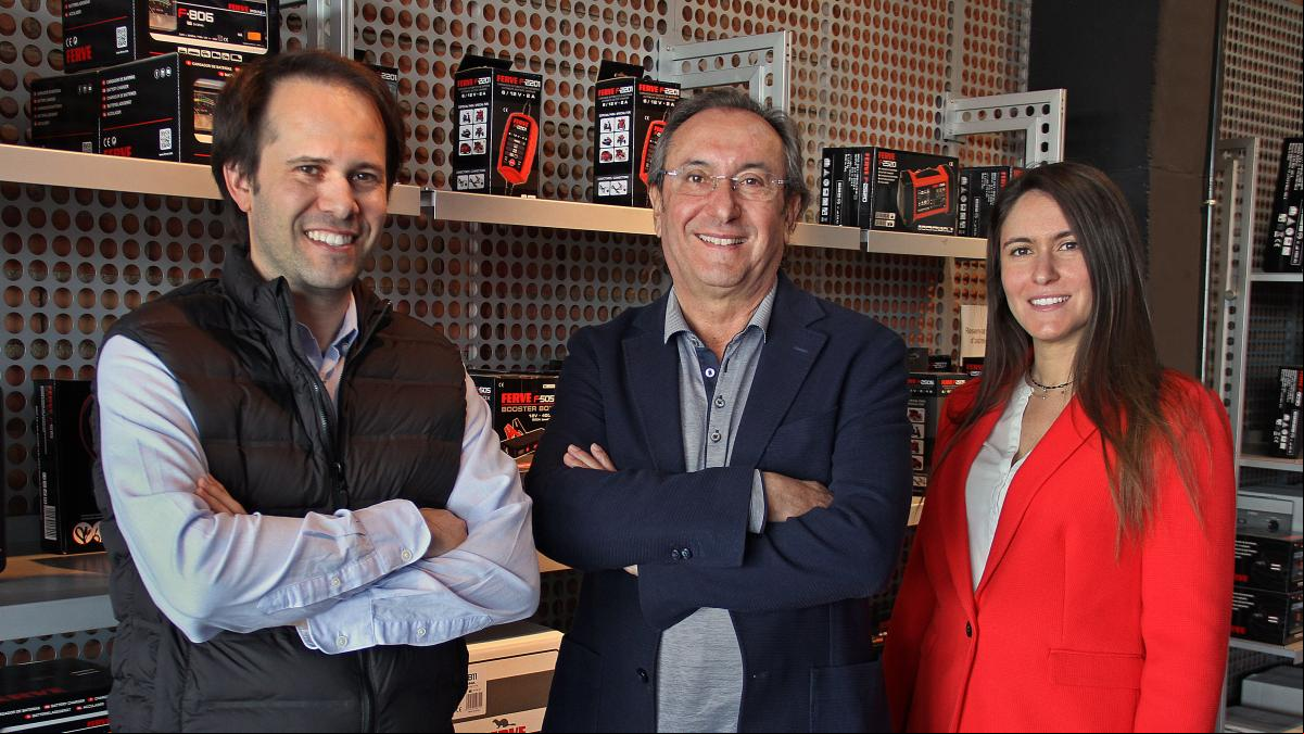 Del taller de barrio en El Vendrell a la exportación mundial, la historia de una familia que lleva un siglo entre cargadores de baterías