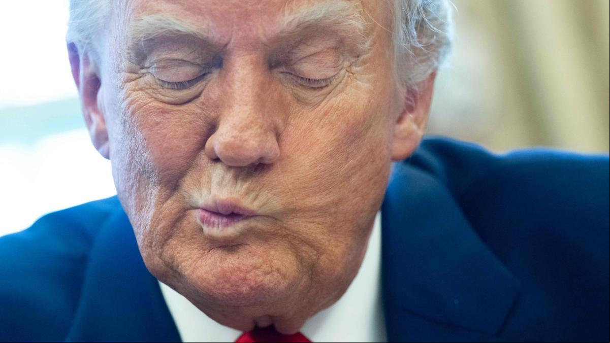 La inflación cae en EE.UU. al 2,4% en marzo, a la espera del efecto de los aranceles de Trump