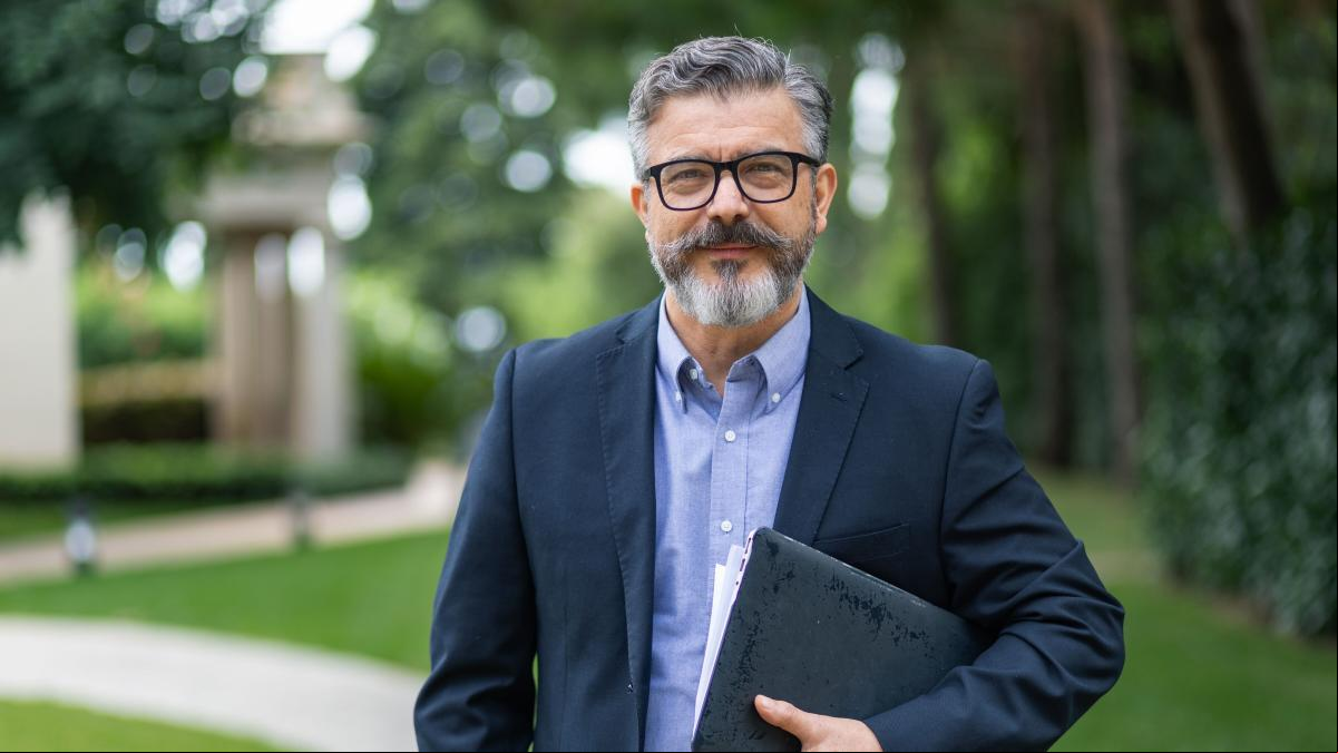 Los economistas perdemos por goleada