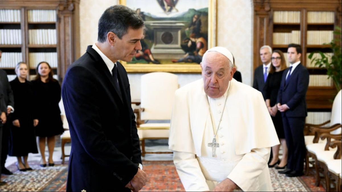El Gobierno lamenta la muerte del papa Francisco